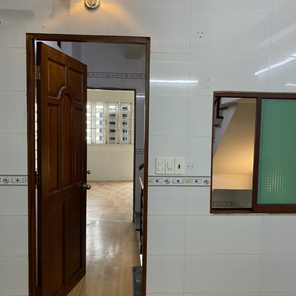 Cho thuê nhà 48 m2 Kênh nước đen Bình Tân 