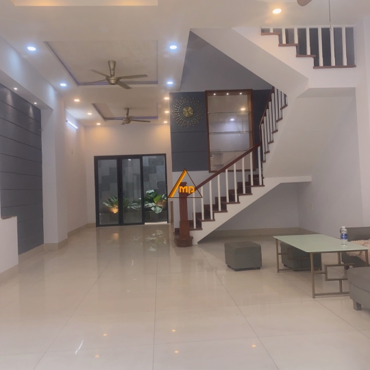 Nhà đẹp sát AEON Tân Phú, hẻm 8m ô tô tránh, 6PN 6WC, DT 6x14m, giá 8,25 tỷ