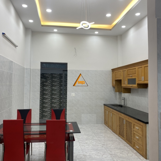 Bán nhà 3 tầng đường số 8 Bình Tân, 68m2, hẻm ô tô, giá 5,55 tỷ