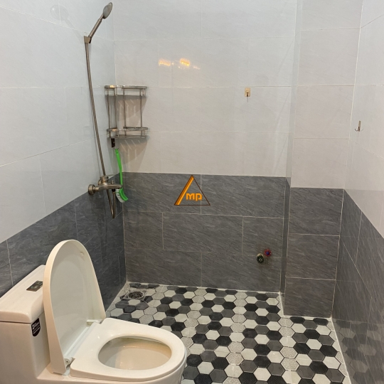 Bán nhà 3 tầng Liên Khu 4-5, 64m2, hẻm thông 6m ô tô, giá 5,1 tỷ